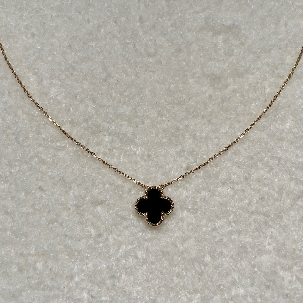 Authentic Van Cleef & Arpels Pendant